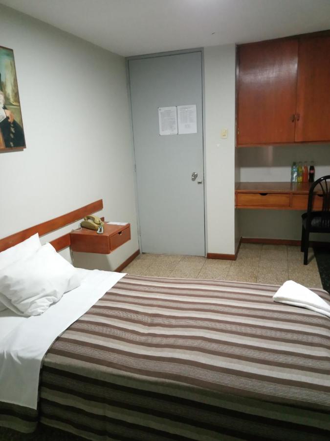 Hotel Plazza ชิกลาโย ภายนอก รูปภาพ