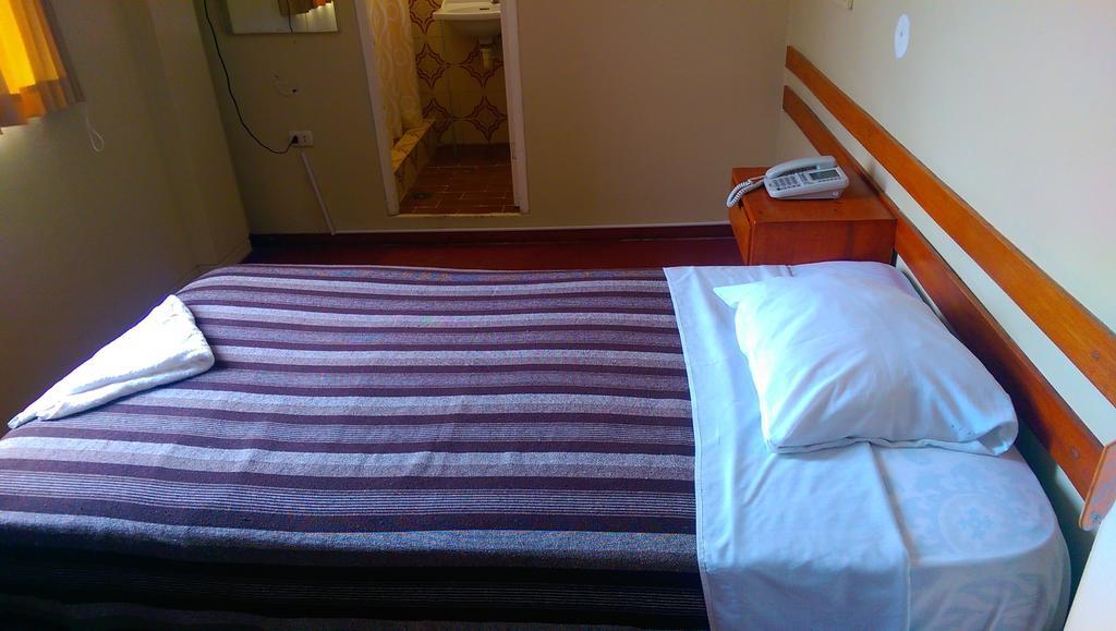 Hotel Plazza ชิกลาโย ห้อง รูปภาพ